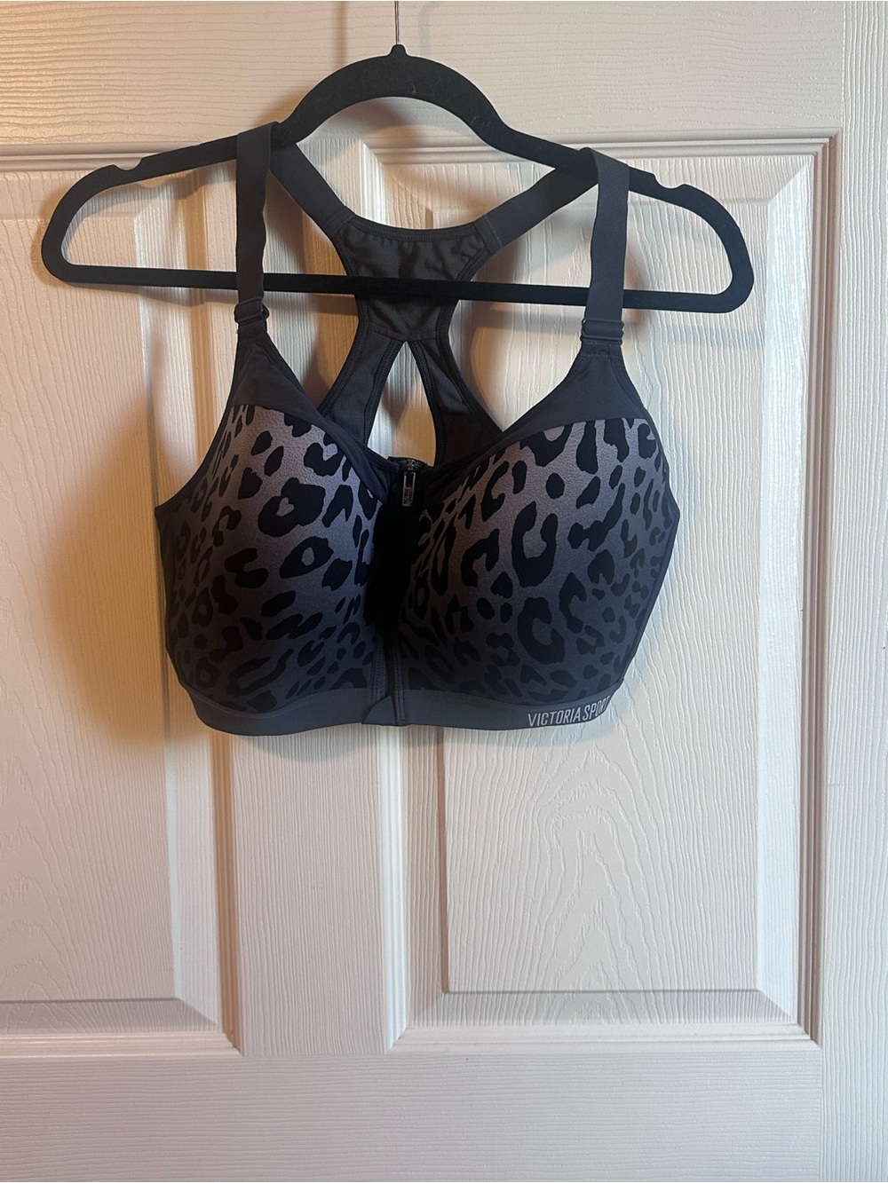 Victoria Secret Front-Zip Leopard Support Sports Bra - Black/Gray